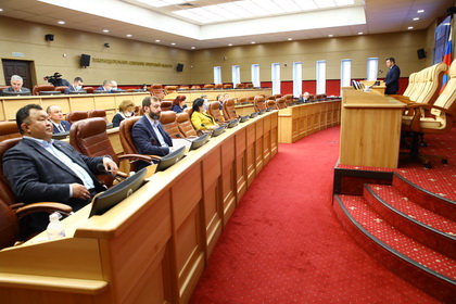Вопросы о санитарной обработке автобусов и многоквартирных домов обсудили на депутатском штабе при Законодательном Собрании